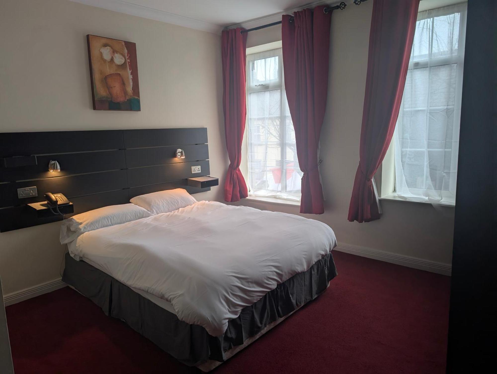 The Western Hotel Клерморис Екстериор снимка